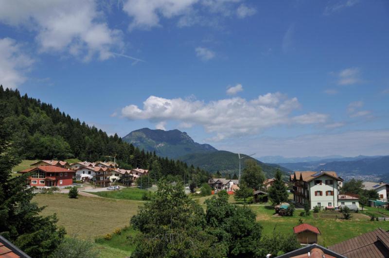 Al Pian Garni Hotel - B&B & Pizza Ваттаро Экстерьер фото