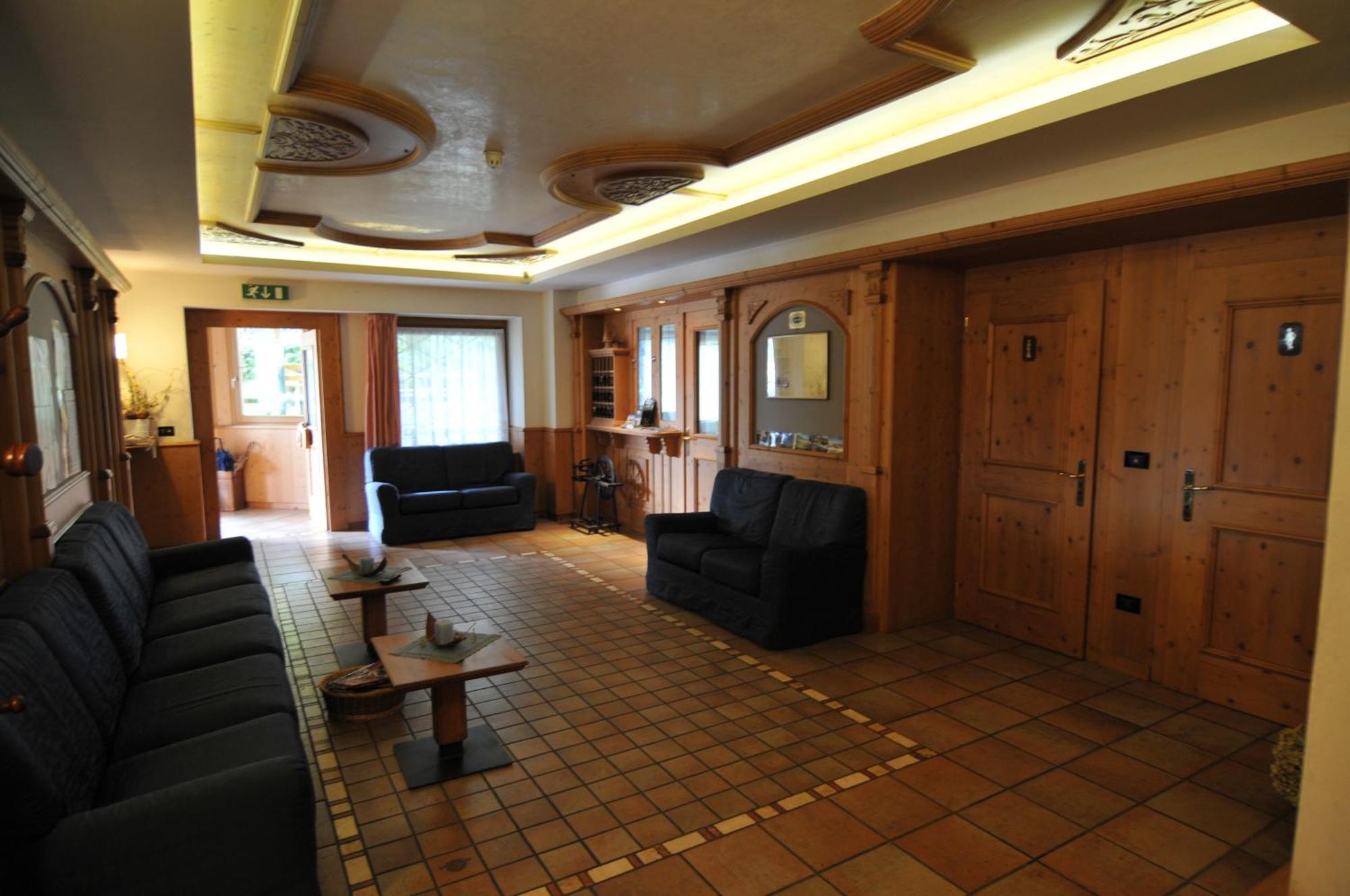 Al Pian Garni Hotel - B&B & Pizza Ваттаро Экстерьер фото